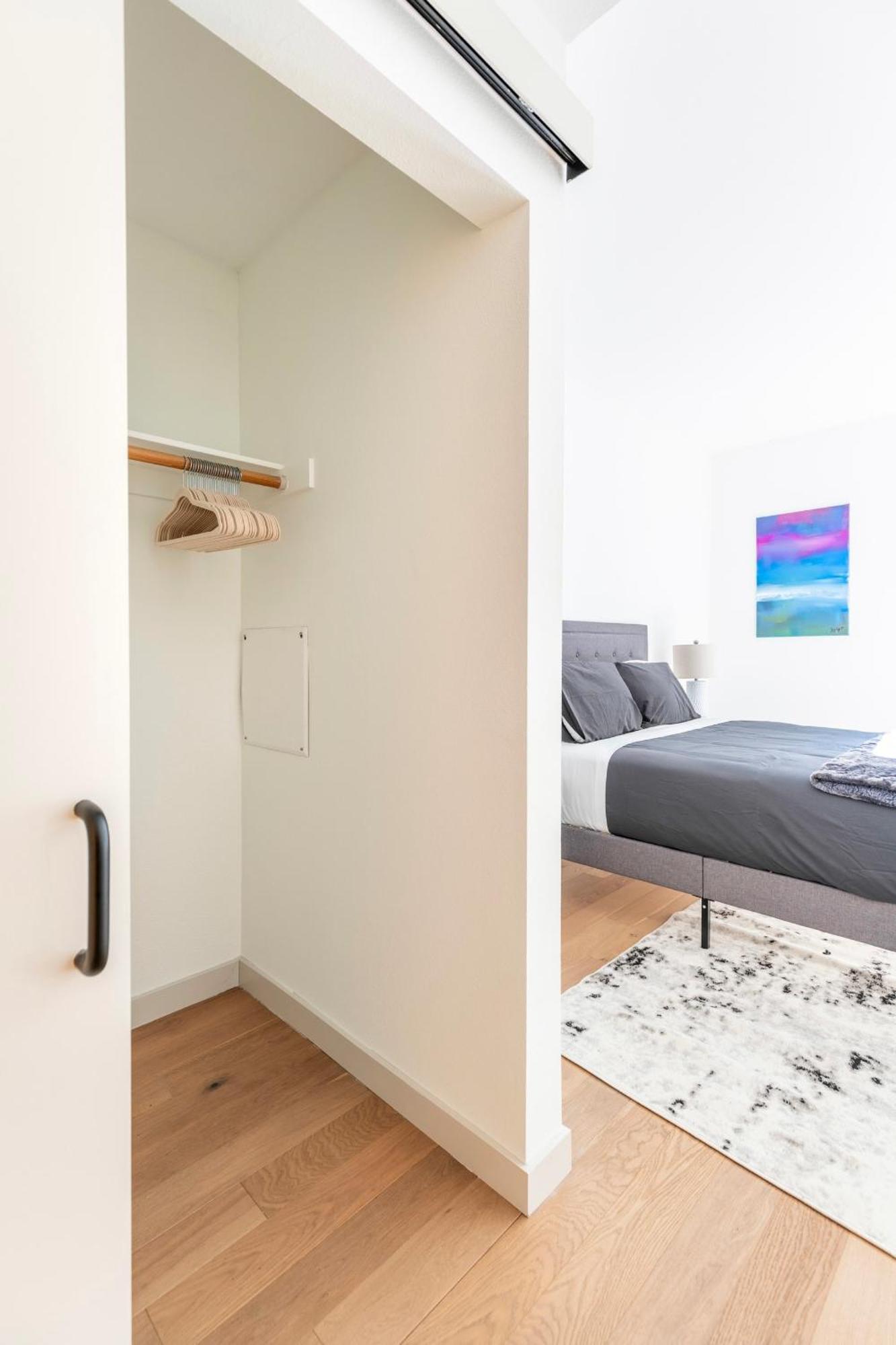 Hollywood 2 Bedroom Luxury Appartement *