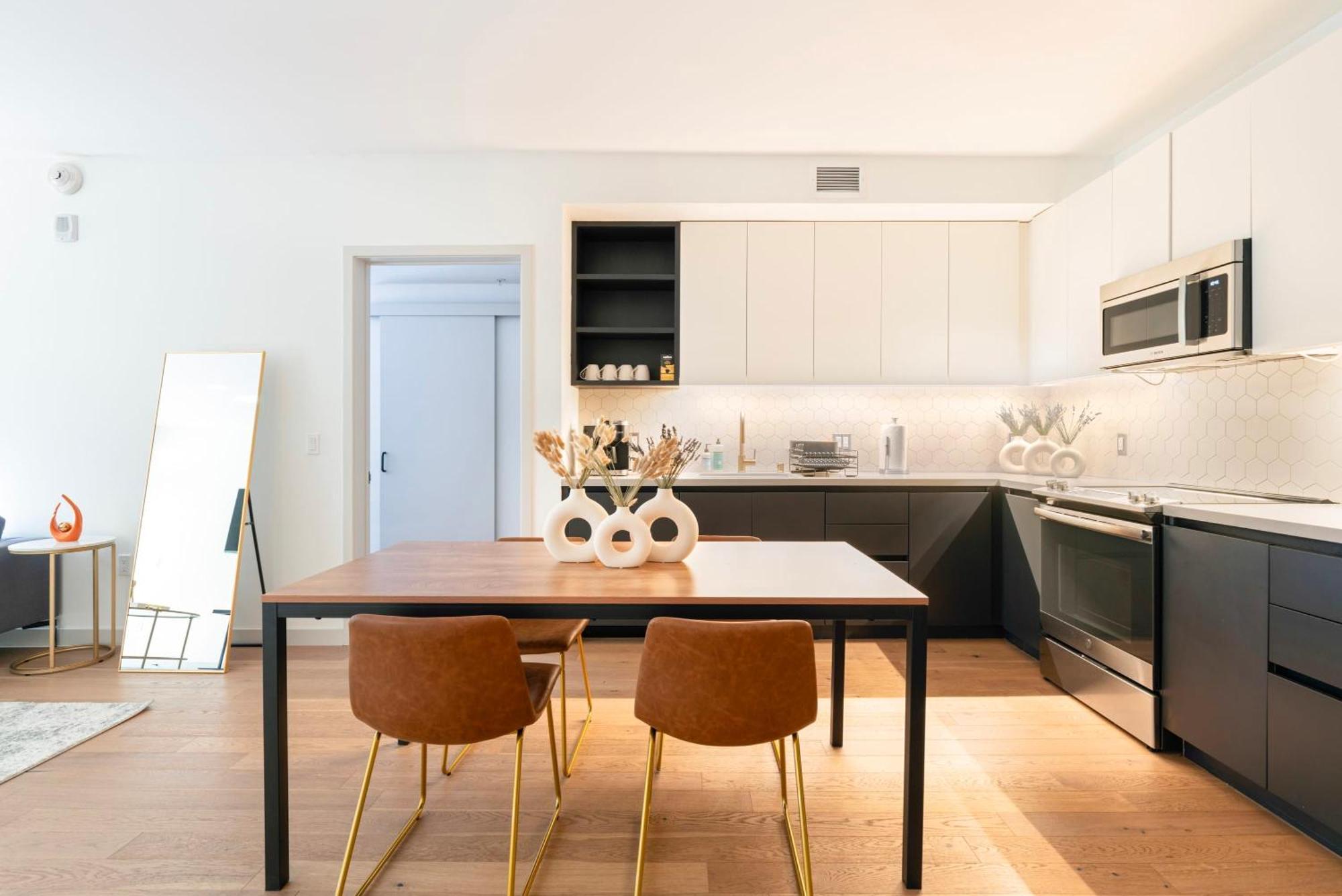 Hollywood 2 Bedroom Luxury Los Angeles